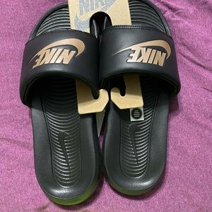 Nike women’s slides